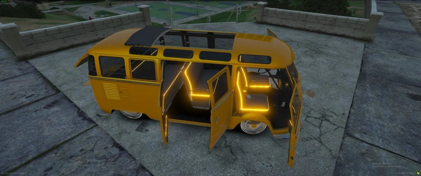 Volkswagen Bus (6 Seater)