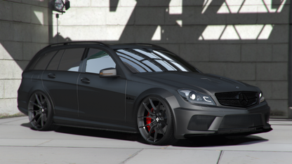 Mercedes C63 Wagon Black Edtion | Cent